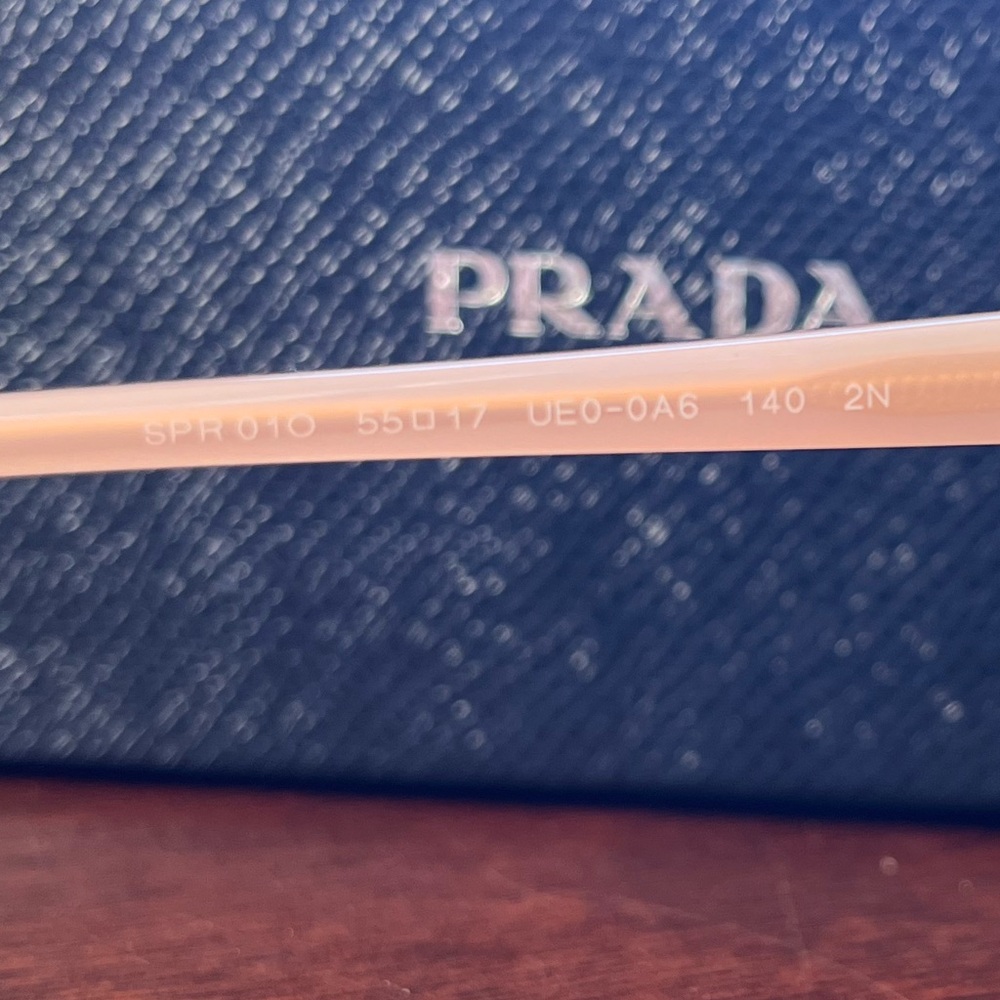 EUC Prada SPR010 square-frame sunglasses - Picture 5 of 8